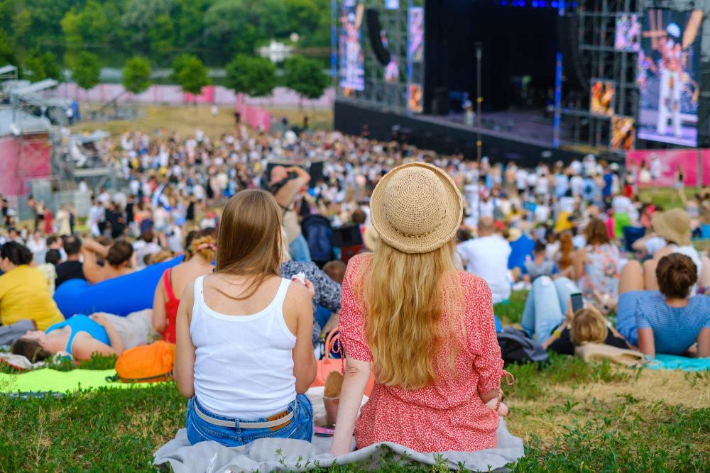 7 tips to make the most out of outdoor summer concerts
