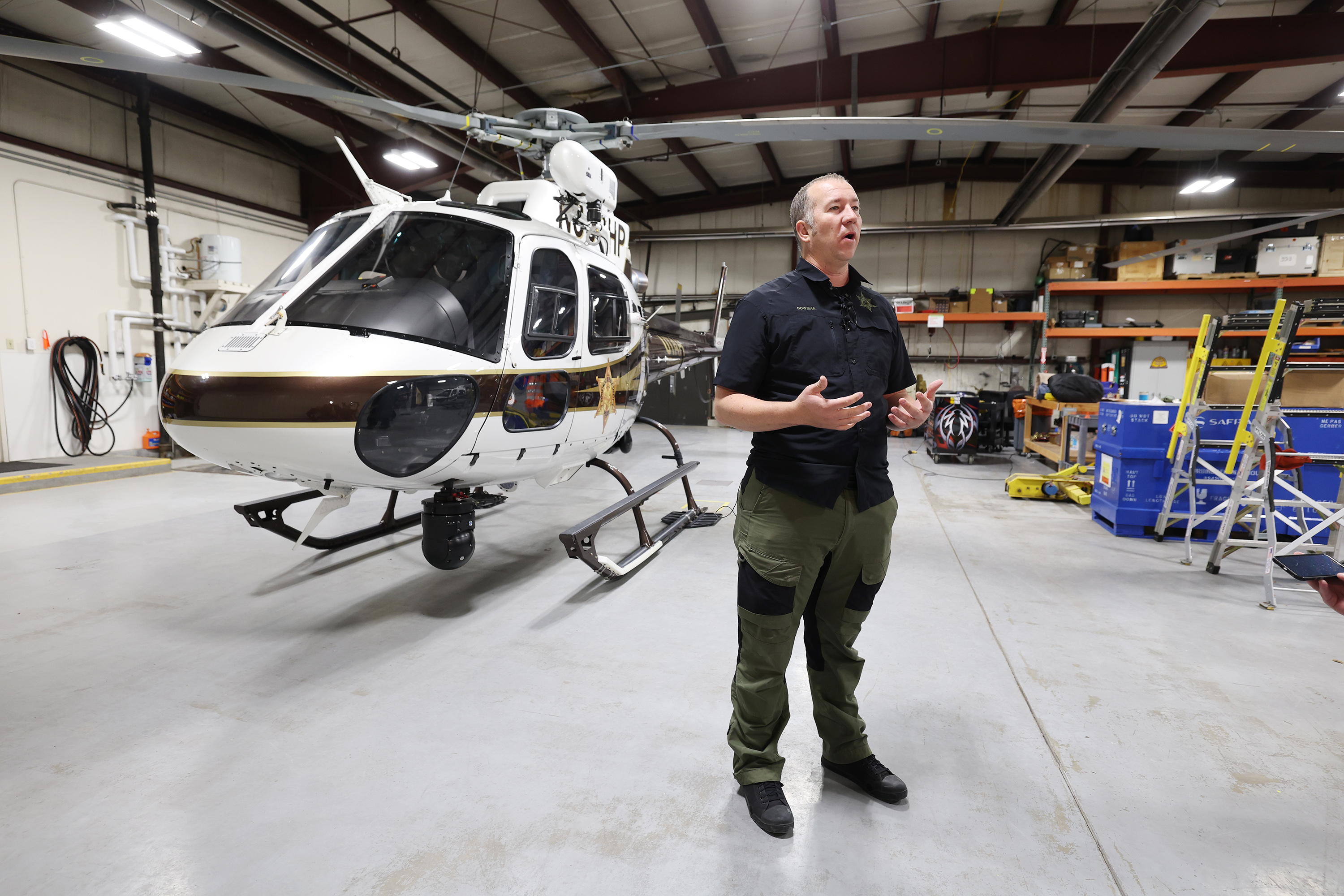 Pilot recounts rescue of 'very fortunate' helicopter crew that crashed