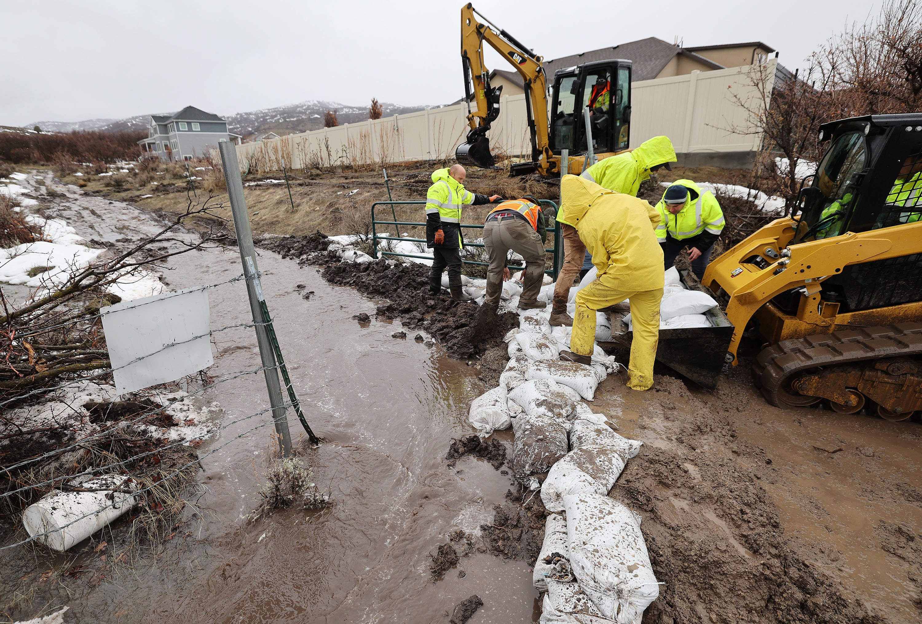 Where can Utahns get sandbags to prepare for spring flooding?