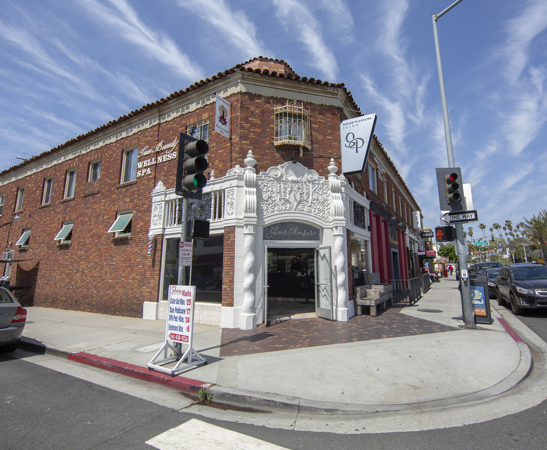 13.9 million buys you a seat at the table in the Belmont Shore scene