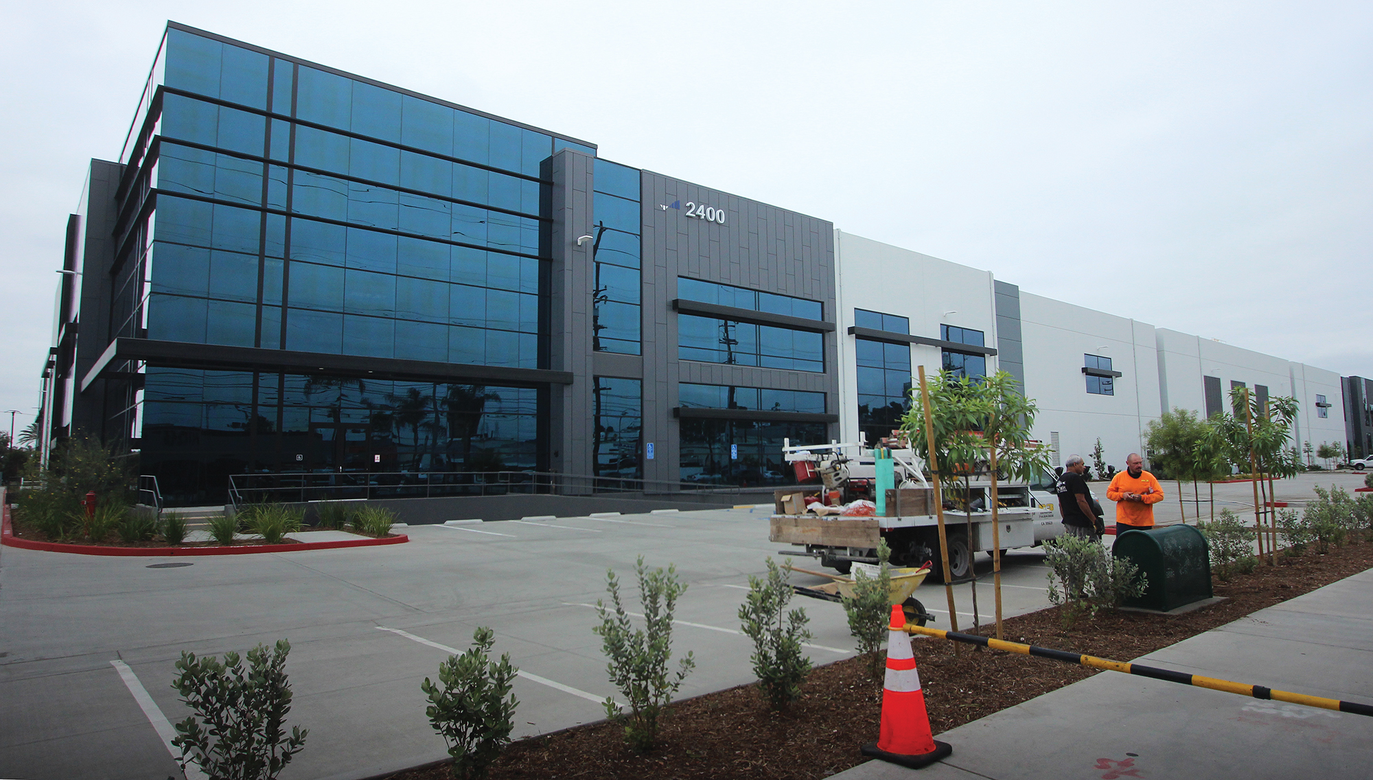 Massive warehouse in North Long Beach nears completion • Long Beach