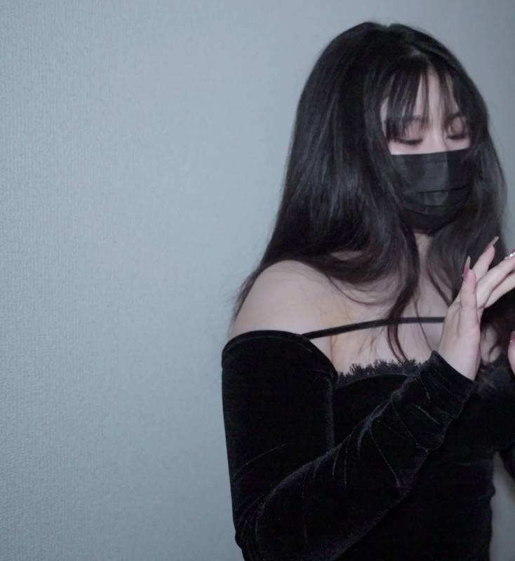 nana_taipei娜娜2月油亮灰丝 [1V/2.27G]福利岛