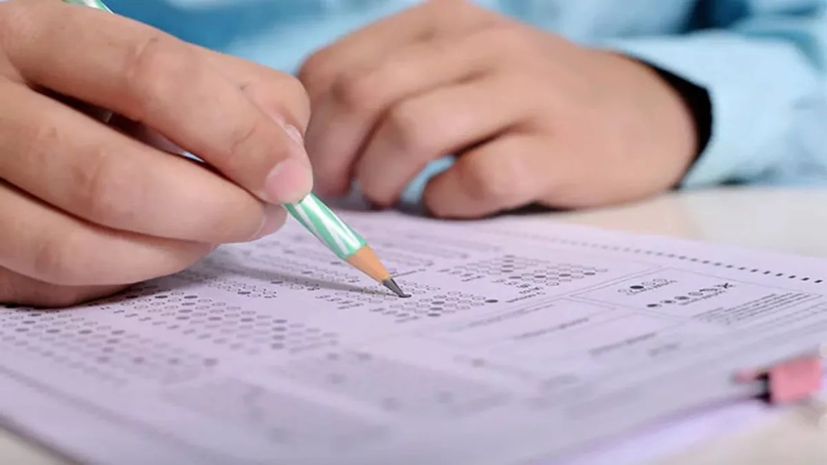 Paper Leak Law NEET आणि परीक्षांच्या वादात, सरकारने पेपर लीक