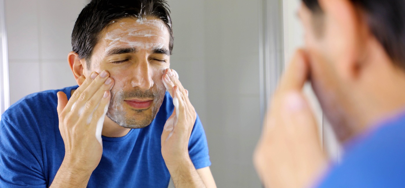 A Comprehensive Guide On Choosing & Using The Best Face Scrub For Your