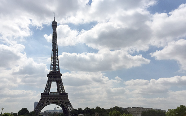 El aire alrededor de la Torre Eiffel pesa más que la propia torre