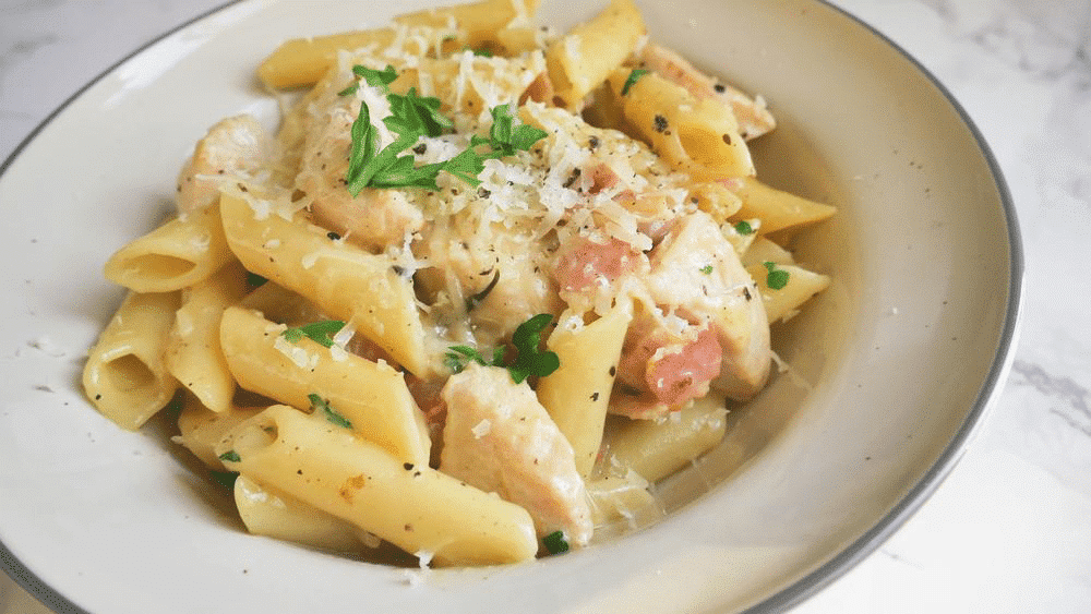 Pasta Alfredo med kylling opskrift på lækker pastaret Mummum.dk