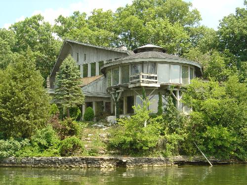 Johnny Cash The Cash Home in Hendersonville, Tennessee / myLot