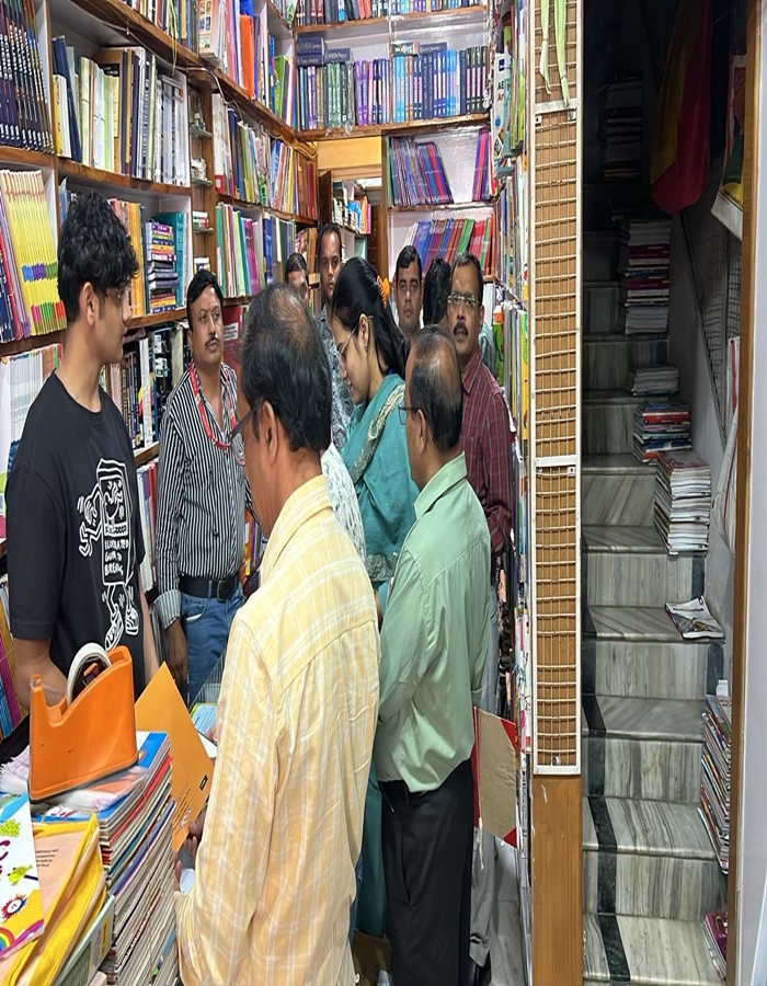 Jabalpur News मिशनरी स्कूल मर्जी से तय करते हैं सिलेबस, कक्षा एक