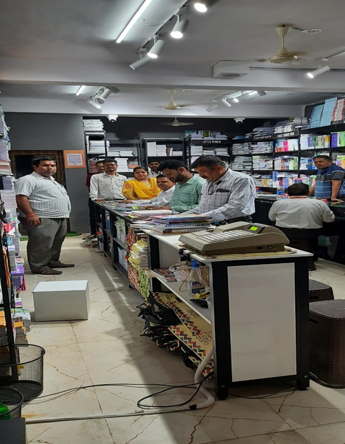 Jabalpur News मिशनरी स्कूल मर्जी से तय करते हैं सिलेबस, कक्षा एक