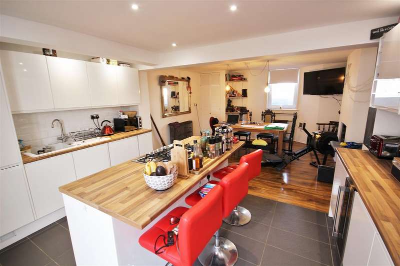 Houses for sale & to rent in PO4 9PJ, Adair Mews,,Eastney And