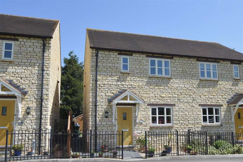 Houses for sale in Brackley, NN13, Northamptonshire