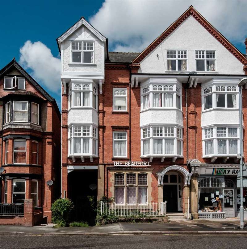 Houses for Sale in Newbridge On Wye, Powys