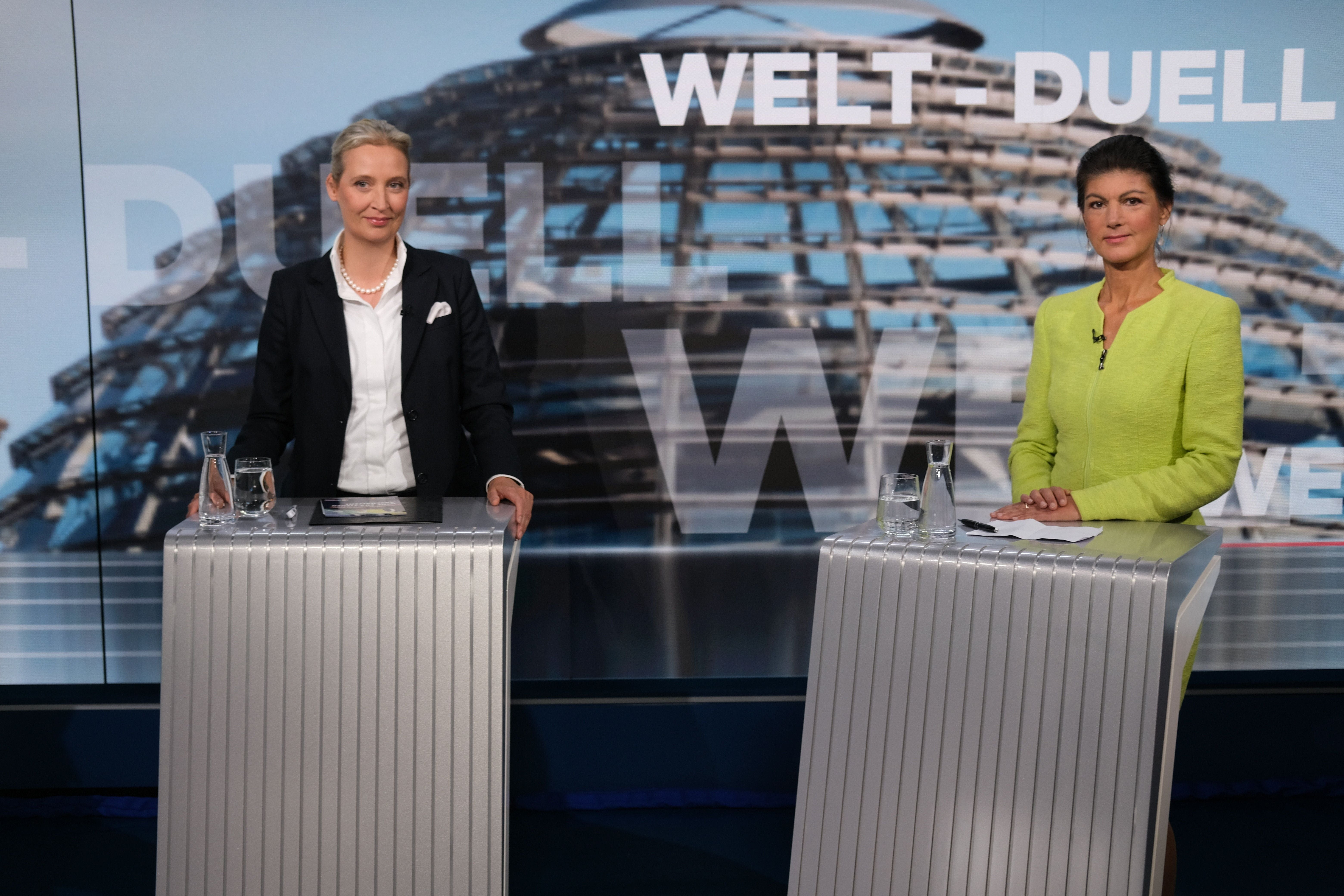 Die Frontfrauen von AfD und BSW im TV-Duell: Während Alice Weidel Annäherung sucht, geht Sahra Wagenknecht auf Abstand