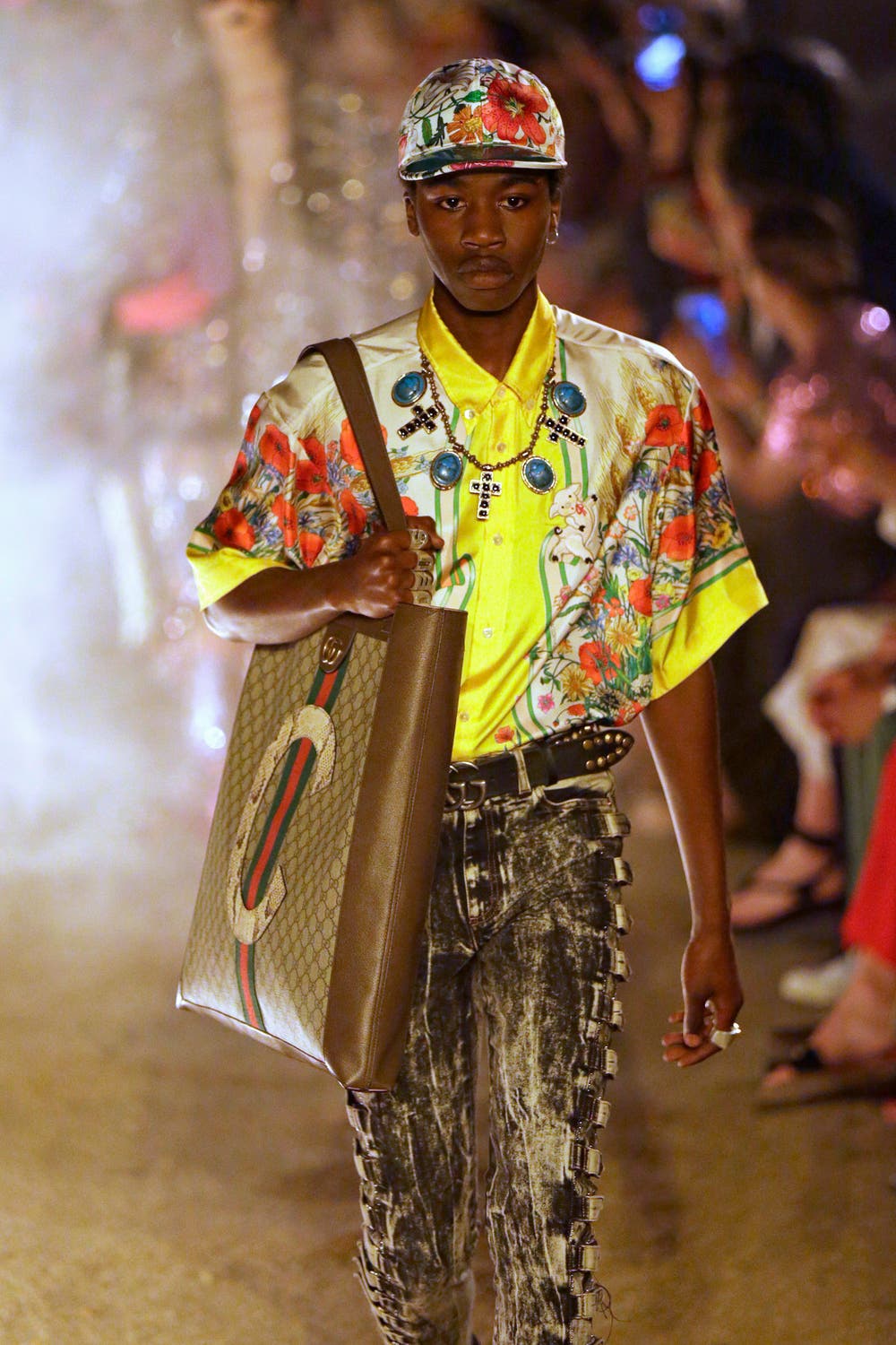 Gucci Cruise Collection 2019 Modenschau zwischen Sarkophagen NZZ