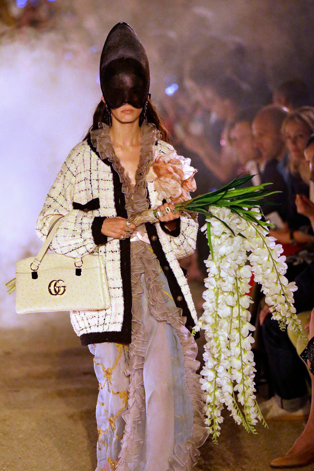 Gucci Cruise Collection 2019 Modenschau zwischen Sarkophagen NZZ