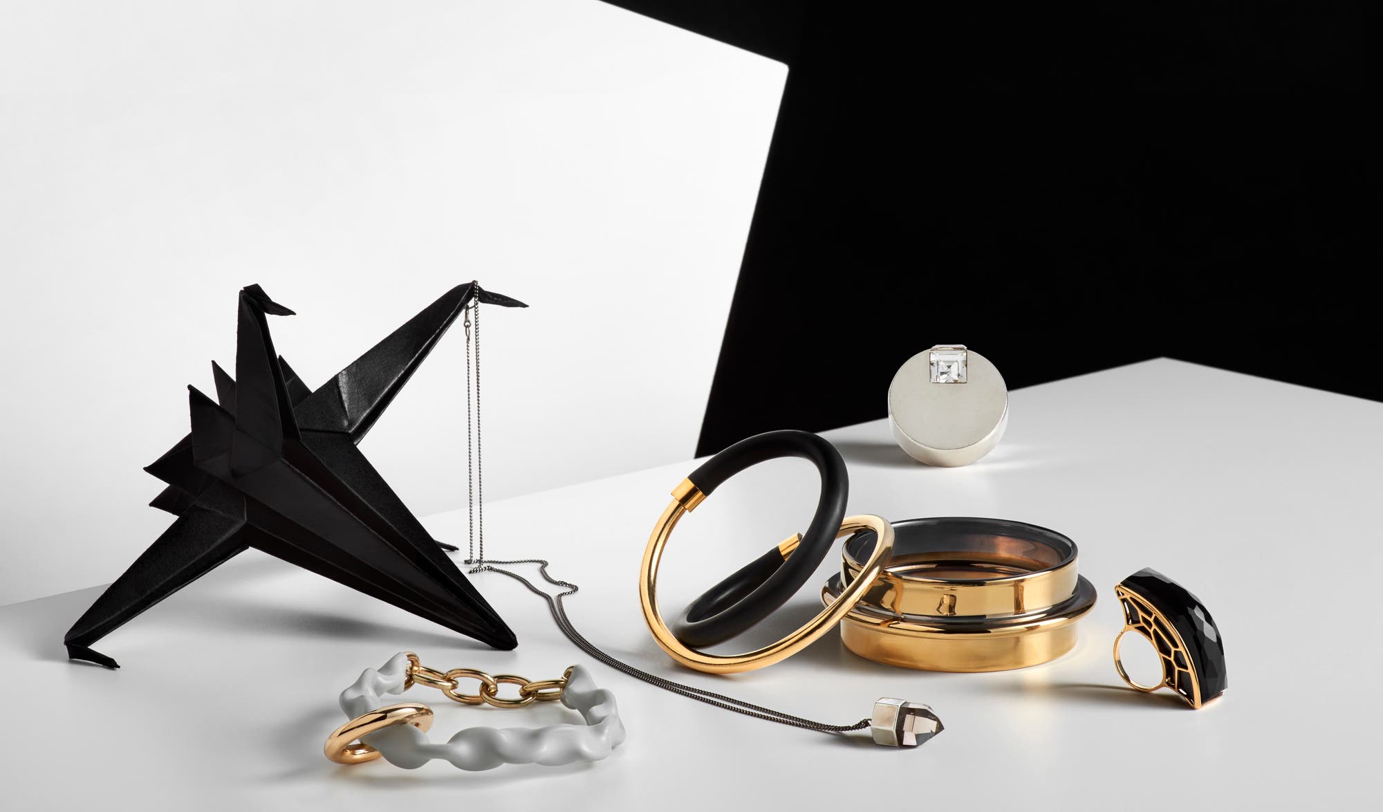 Ausserirdisch schöne Bijoux Schmuck der Sterne NZZ Bellevue