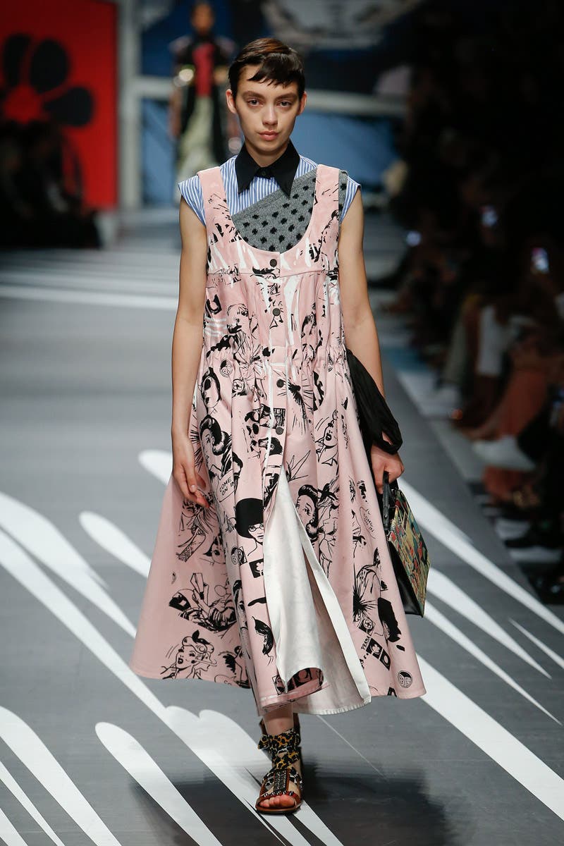Milan Fashion Week Frühling 2018 SuperwomanPower bei Prada NZZ Bellevue