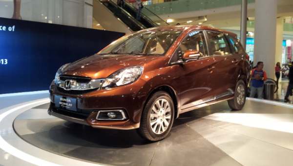 Warna Honda Mobilio Sedikit Lebih Gelap : Okezone Otomotif