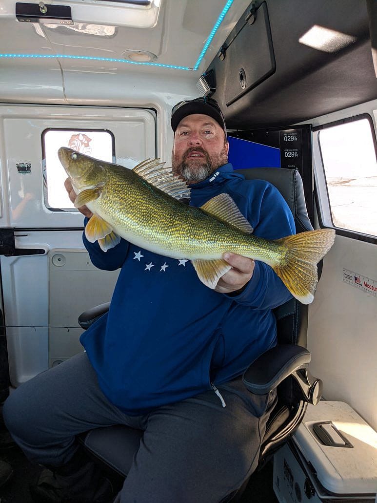 1 Day Walleye & Perch Fishing Trip in South Dakota Outguided