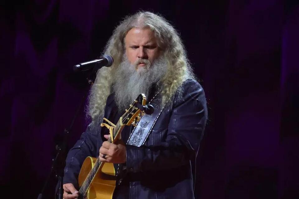 Jamey Johnson Says He ‘Barely Survived’ Alcohol Addiction NewsBreak