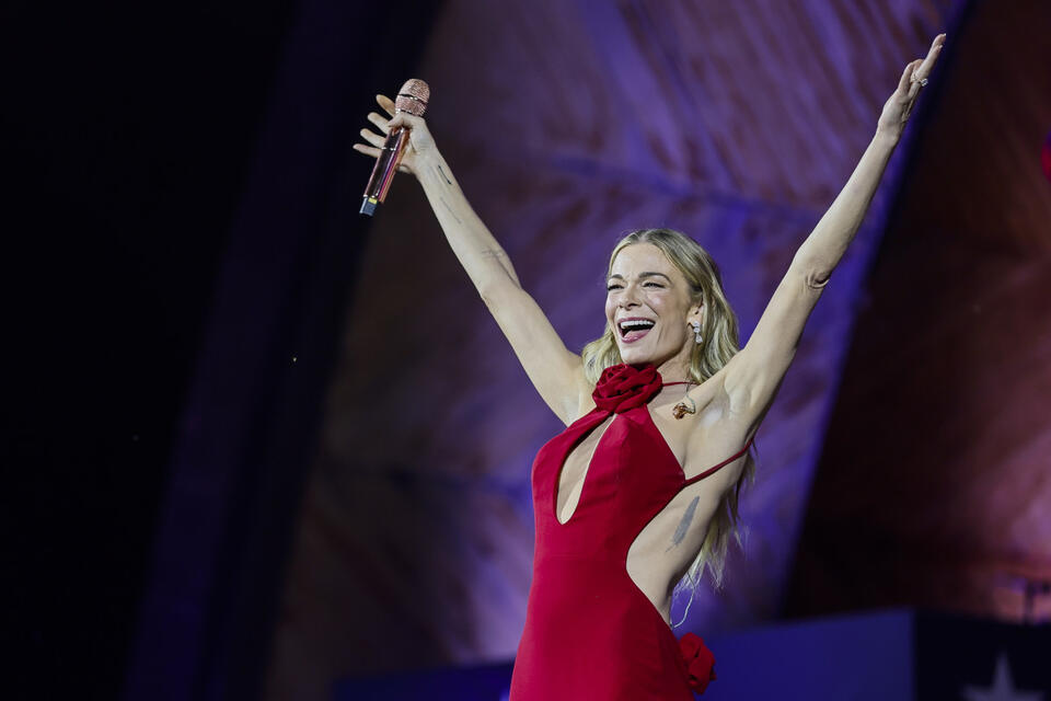 Country Star LeAnn Rimes Cibrian Excitedly Announces 'Secret' She's