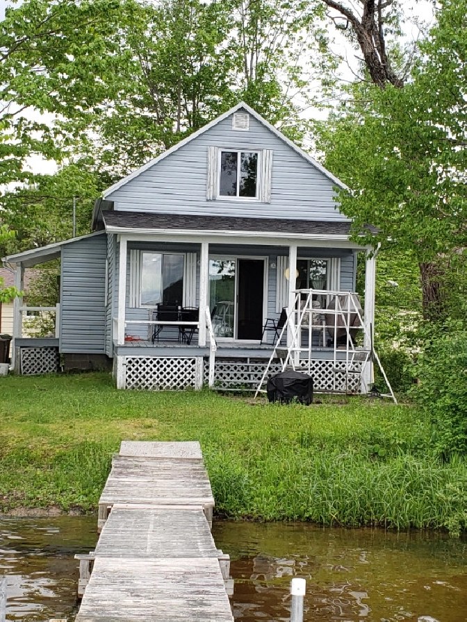 Lac Sergent Petit chalet à louer bord du lac été 2023 in Québec City,QC