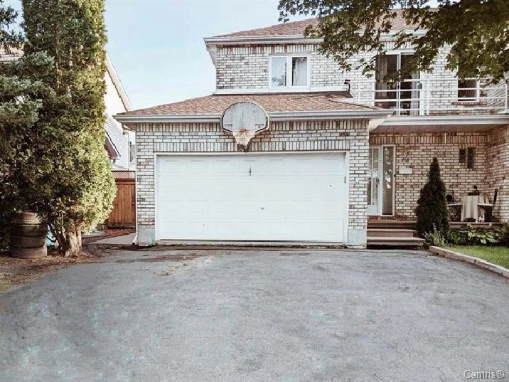 RARE Semi Détaché Garage Double à VENDRE dans Gatineau in Gatineau,ON
