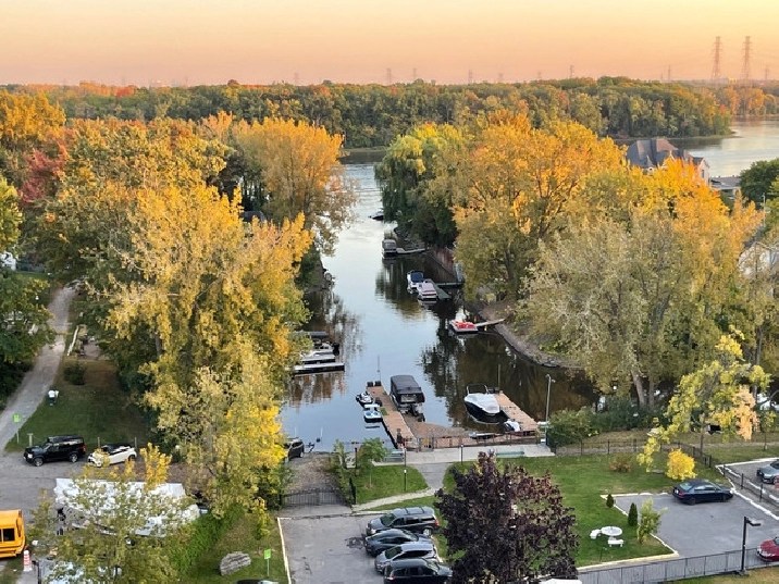 Grand Condo à louer Complexe Havre des îles in Laval / North Shore,QC