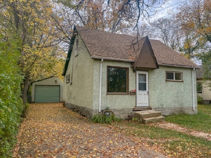 508 Clandeboye Ave in Winnipeg,MB Houses for Sale