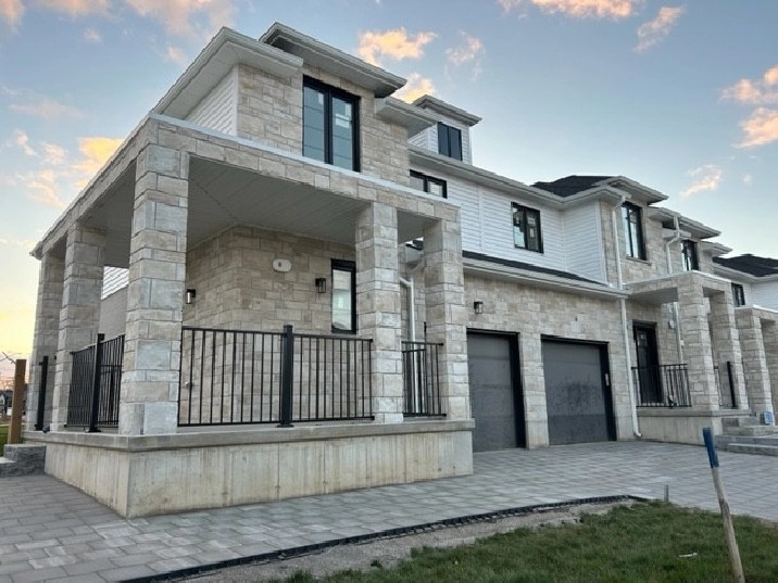 Townhomes with NO Condo fees (You own it) in Old Victoria London in