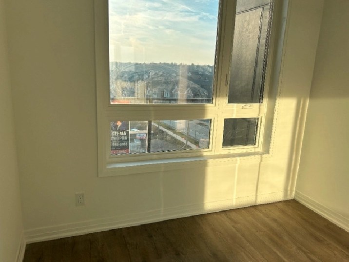 1 bedroom plus den with 1 washroom for lease in Oakville. in Oakville