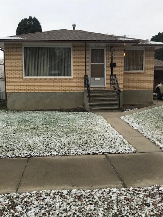 Beautiful, clean, wellkept home for lease in Medicine Hat,AB