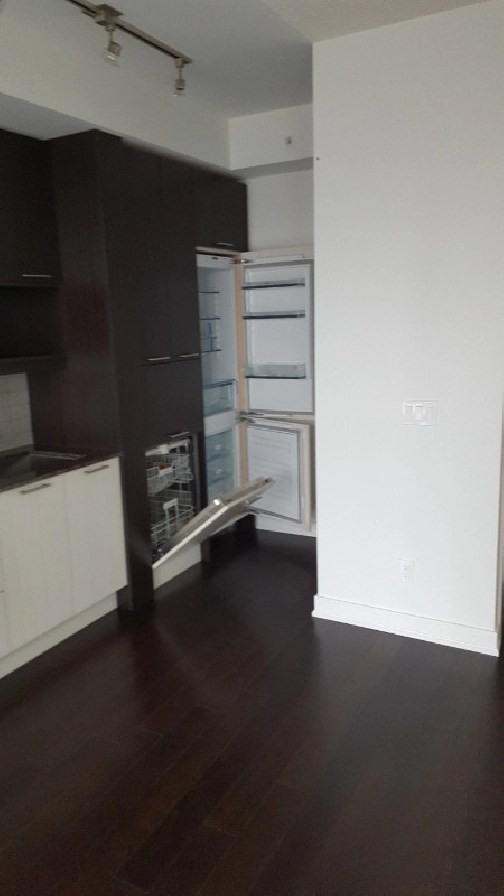 2499 new 1B Condo for rent financial district downtown Toronto in City