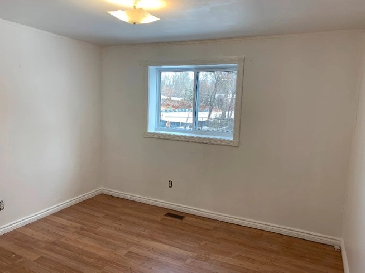 Five Bedroom House For Rent Move in January 2024 in Peterborough,ON