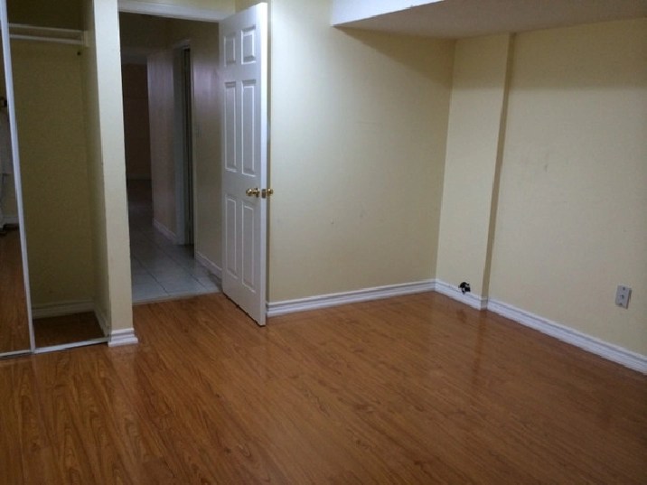 Room for Girls in Brampton (Dixie Sandalwood) in Mississauga / Peel