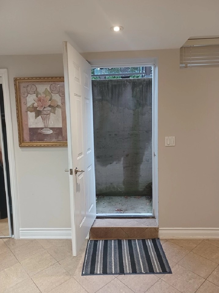 Basement for rent in Mississauga / Peel Region,ON Apartments & Condos