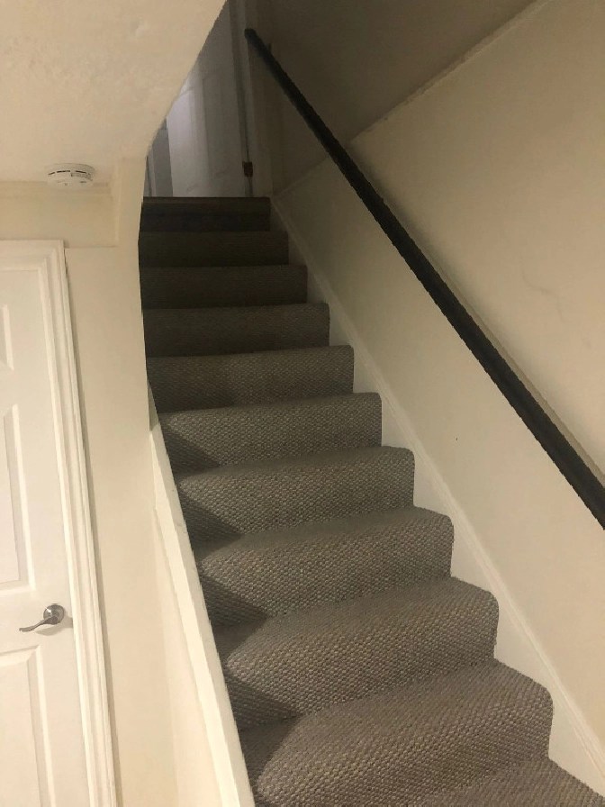 One bedroom available in house in Oshawa / Durham Region,ON