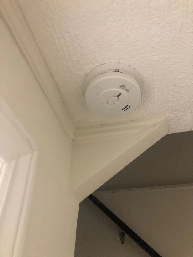 One bedroom available in house in Oshawa / Durham Region,ON