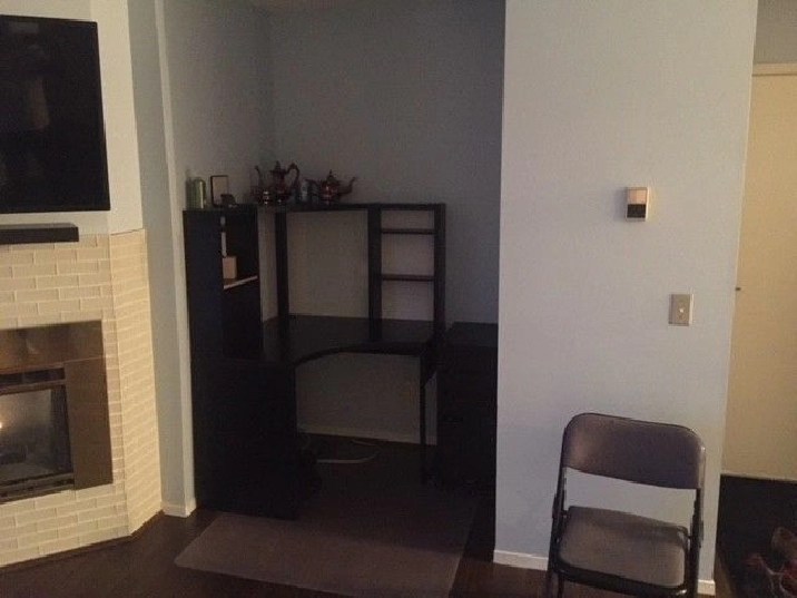 A LARGE ROOM AVAILABLE FOR RENT IN THE EDGEMONT AREA ,NW ,CALGAR in