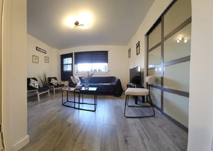 3 1/2 rénover, batisse en béton dispo 1ier Janvier in City of Montréal