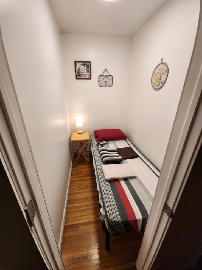 Private RoomMonthly RentalAffordableDufferin&St Clair in City of