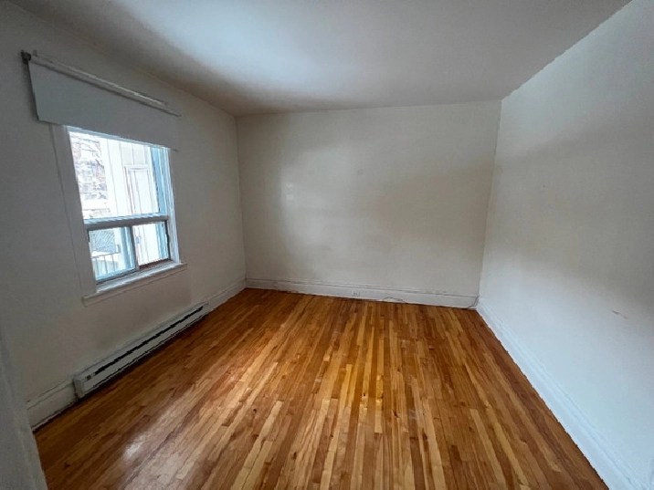 Grand 4 1/2 a louer à Rosemont in City of Montréal,QC Apartments