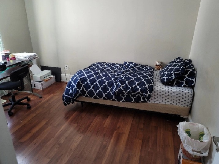 Private Room for Rent Cameron & University. First Floor. in Windsor