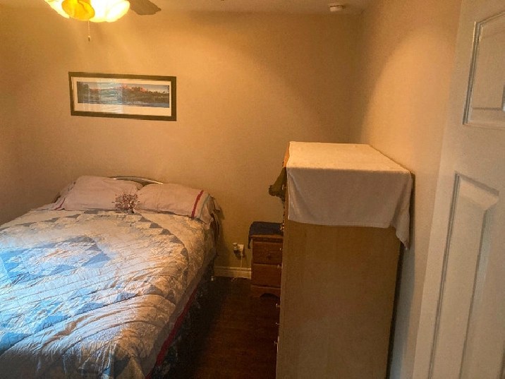 Beautiful large Clean Room for rent Jan 2024 near Kingstec NSCC in