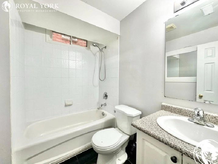 214 Mann Street, Bowmanville, Ontario L1C 2H5 214 Mann Stree in Oshawa / Durham Region,ON