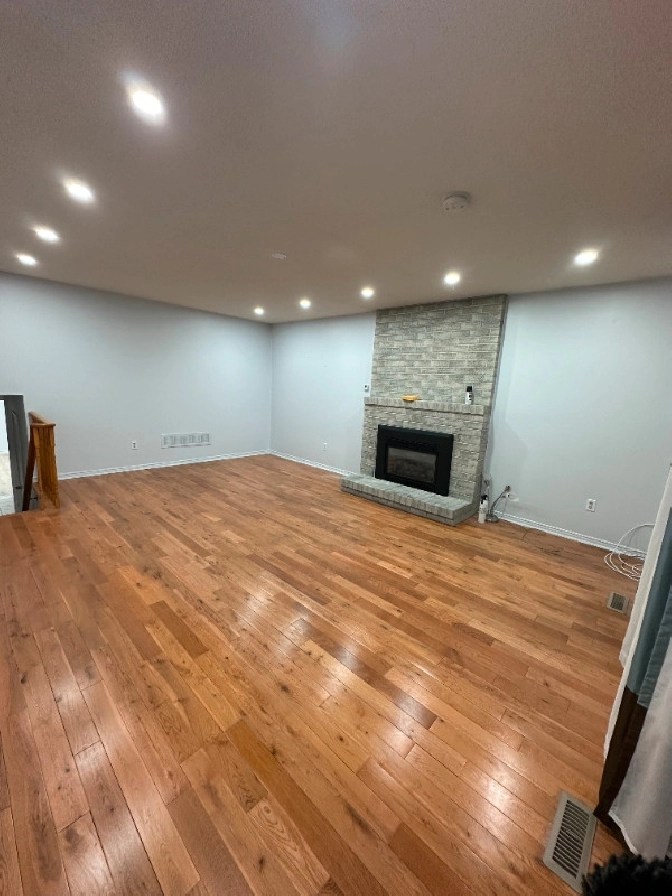 3 Bedroom , 2.5 washroom detach house is available for rent in