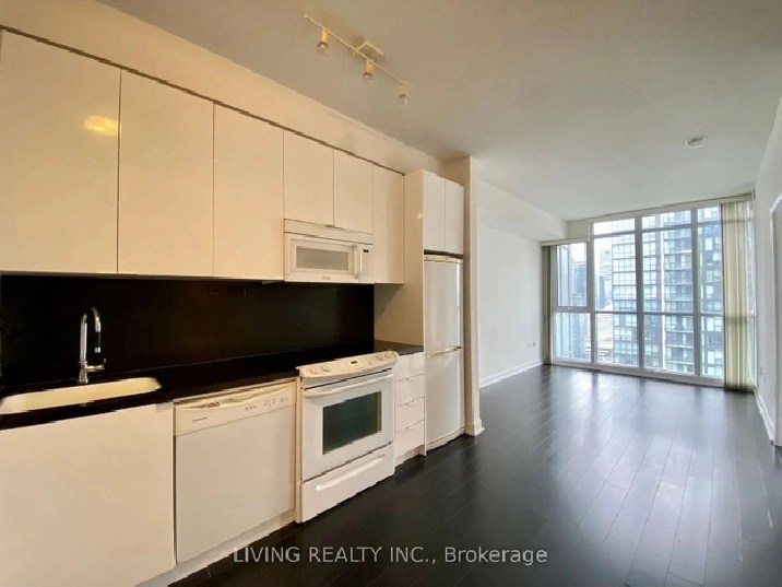 Condo for Rent 15 Iceboat Terrace, Toronto in Oakville / Halton