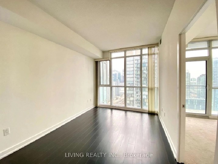 Condo for Rent 15 Iceboat Terrace, Toronto in Oakville / Halton