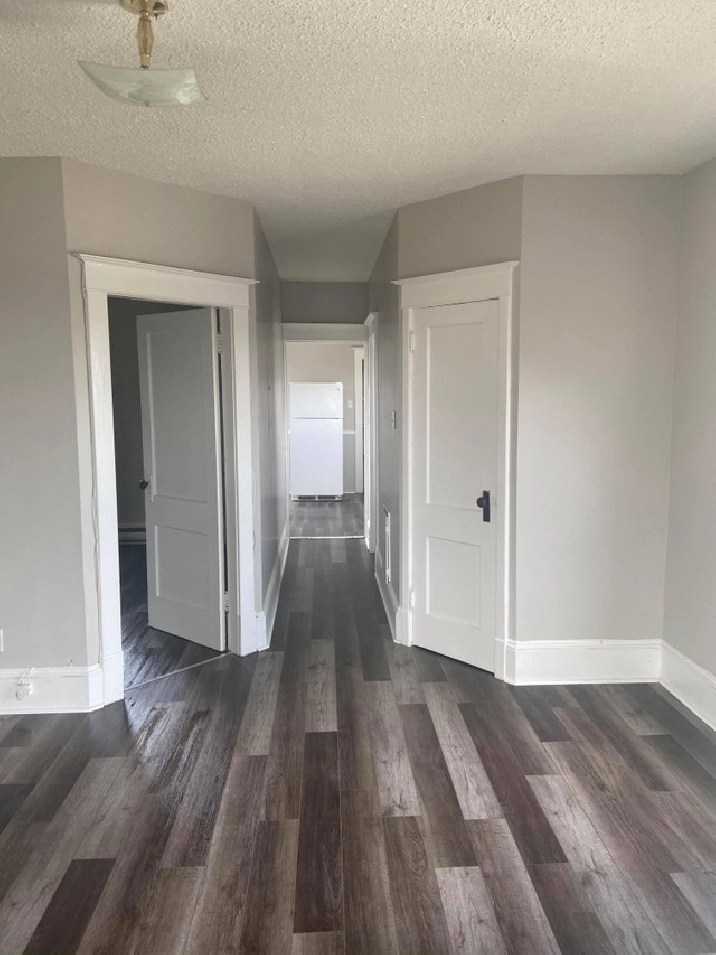 209 King St. West 10 2 BR, W/D Onsite, Off Street Parking in Saint