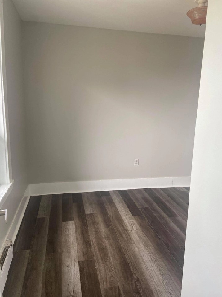 209 King St. West 10 2 BR, W/D Onsite, Off Street Parking in Saint